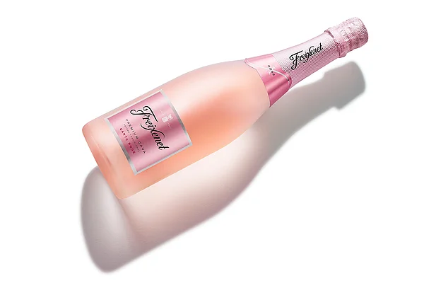 Freixenet launches Carta Rosé to extend its emblematic Carta Nevada Cava range