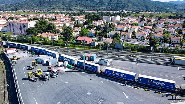 Freixenet Group, pioneer in the transport of Cava by train for the European market